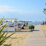 Luna 4* Μπιμπιόνε