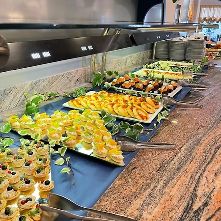 Ξενοδοχείο Luna 4*