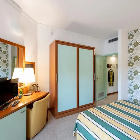 Luna Hotel 4*
