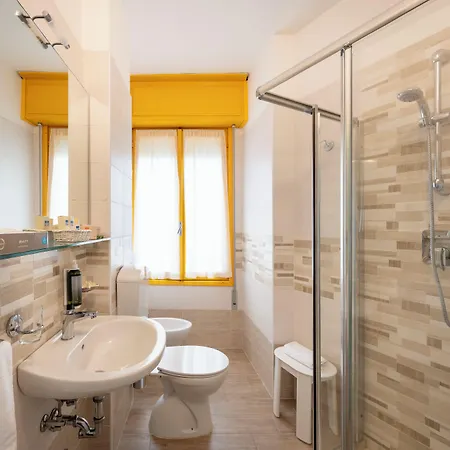 Luna Hotel 4*
